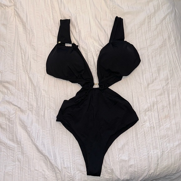 Brazilian Sexy One-Piece Swimsuit - Picture 1 of 6